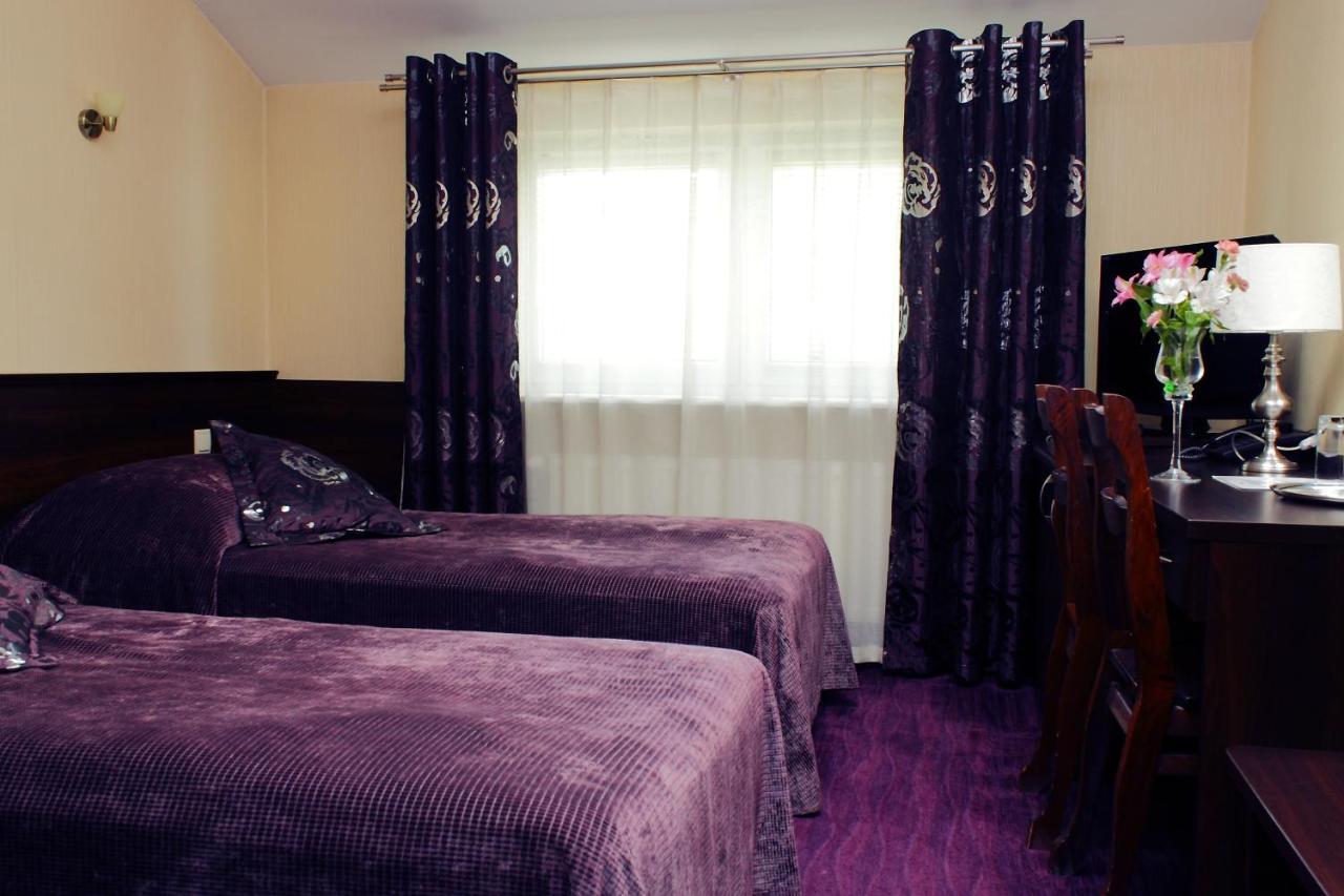 Hotel Alexandra Pobiedziska Værelse billede